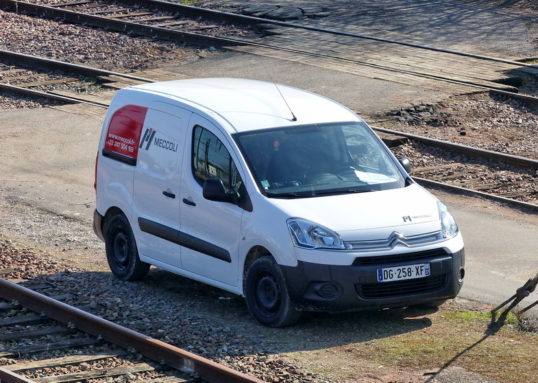 156 Citroên Berlingo DG-258-XF (2015-03-12 Tours) (3).jpg