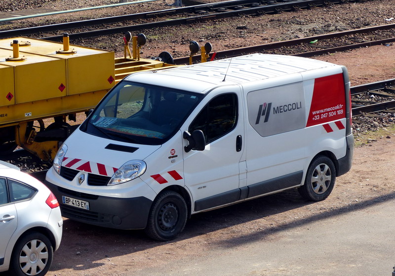 202 Renault Trafic dci 115 extra BP-413-EY (2015-03-12 Tours) (3).jpg
