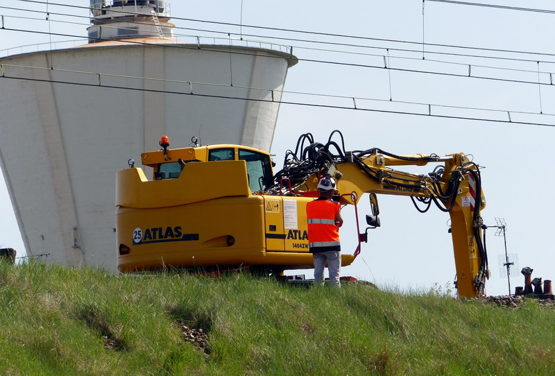 ATLAS 1404 ZW (2015-04-15 Tours) Meccoli (DPI 11061) (1).jpg