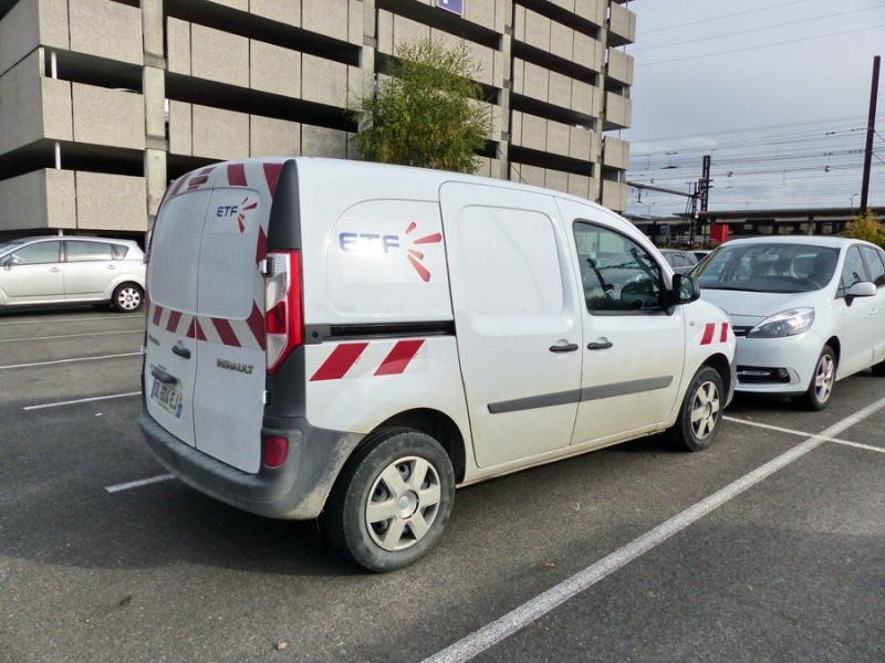 Renault Kangoo DL-604-EJ (2015-10-24 SPDC) (4).jpg