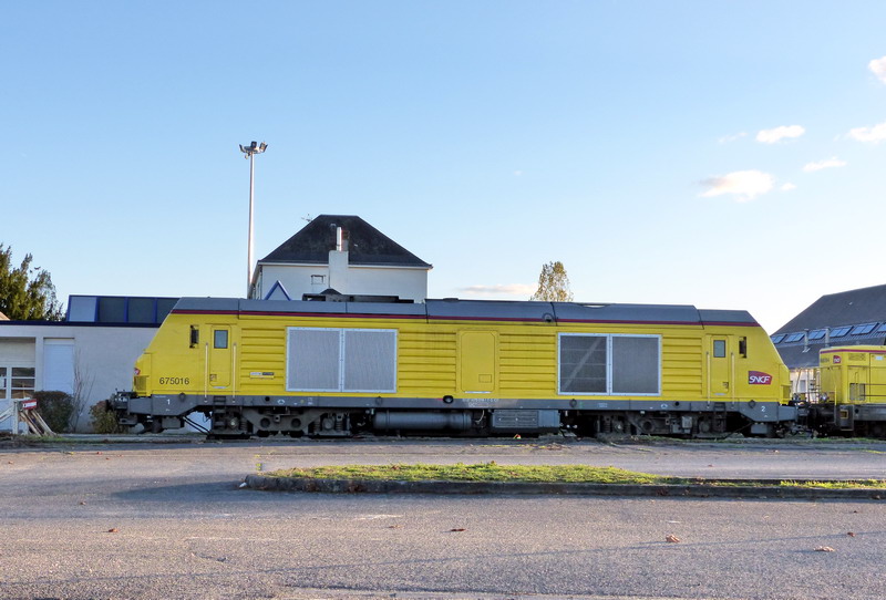 75016 (2015-11-22 dépôt de SPDC) 92 87 0075 016-1 F-SNCF (1).jpg