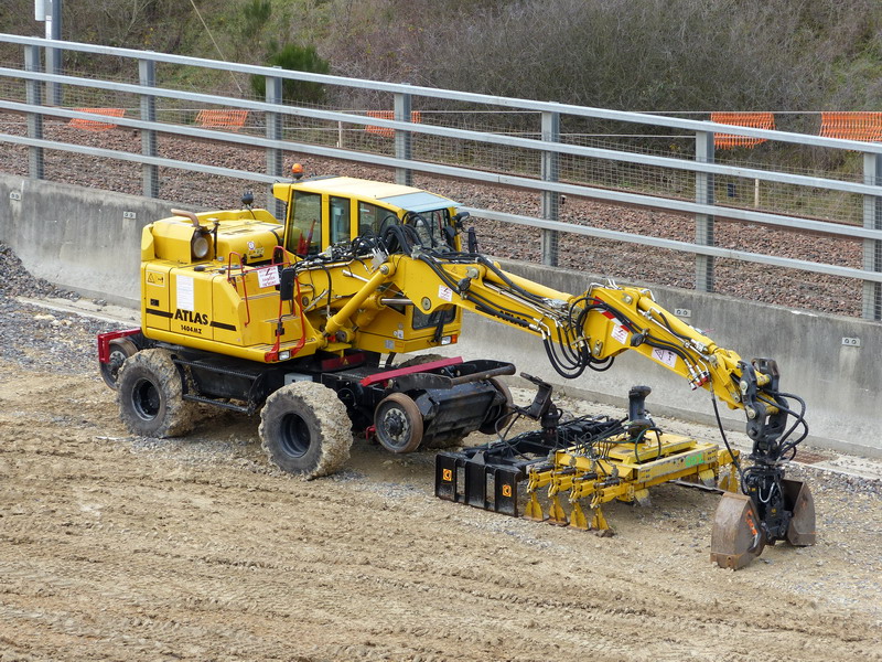 ATLAS 1404 MZ (2015-12-20 LGV PK 224) (2).jpg