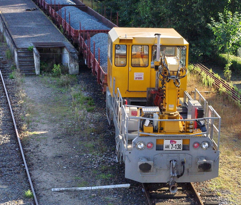 99 87 9 285 230-8 (2012-09-15 gare de Tergnier 02) DU 84 C AM 7.130 (3).jpg