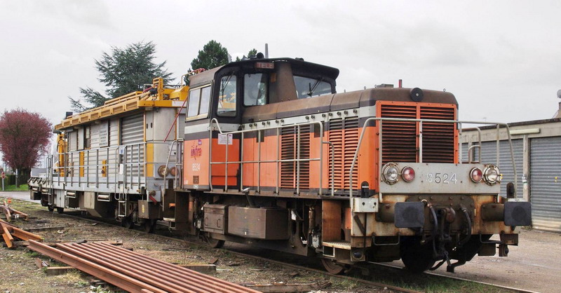 80 87 979 8 756-3 Vas W89 4 (2016-03-30 gare de Tergnier) SNCF-RO (1).jpg