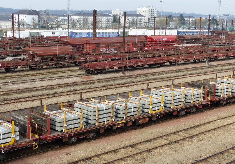 80 87 972 3 418-0 Ua R09 5 F SNCF-PSL (2015-03-09 SPDC) (1).jpg