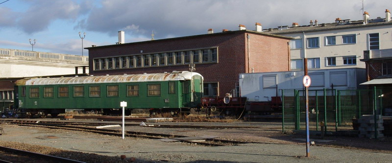 80 87 979 2 179-4 Uas H70 0 SNCF-AM (2013-01 ou 02 gare de Saint Quentin) (6).jpg