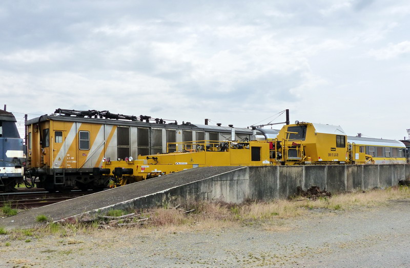 80 87 979 7 200-3 Uas W49 6 F SNCF (2015-06-13 Infrapôle LGV A à SPDC) 'Vulcain' (1).jpg