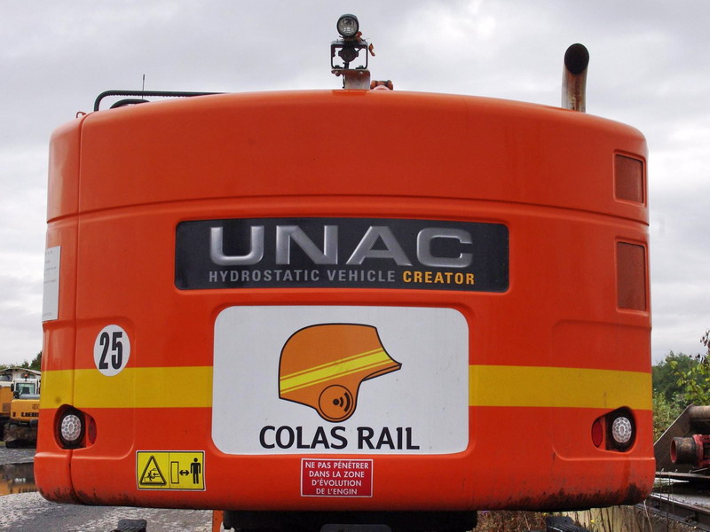 UNAC 22 TRR UP 2 (2016-09-05 gare de Ham) Colas Rail D 1003087 (2).jpg
