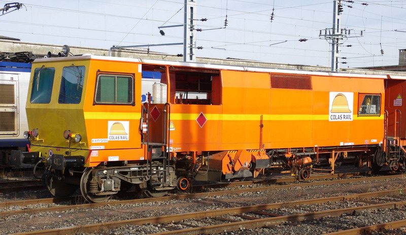 99 87 9 124 505-8 (2013-01-26 Saint Quentin) 108-275 FRP Colas Rail (22).jpg