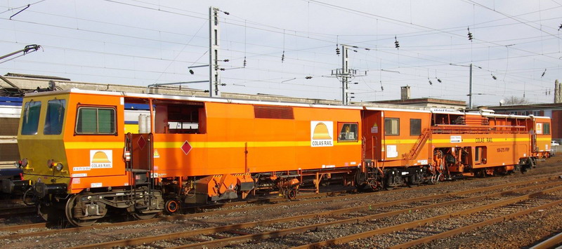 99 87 9 124 505-8 (2013-01-26 Saint Quentin) 108-275 FRP Colas Rail (21).jpg