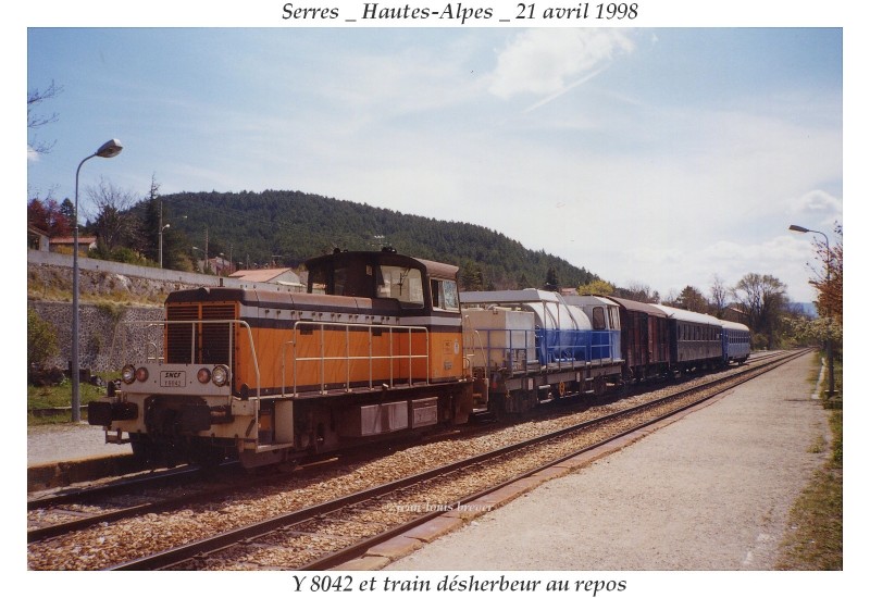 Y8042 et désherbeur_Serres 05_21.04.1998.jpg