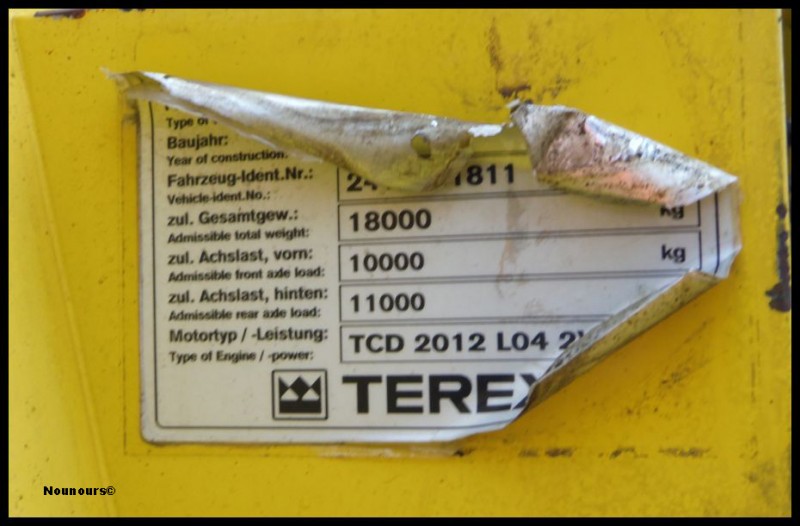 1404MZ_241Z301811_E_Génie_Plaque.jpg