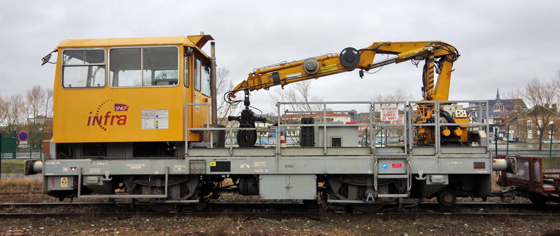 99 87 9 285 230-8 (2017-02-05 Saint Quentin) DU84 C 7.130 SNCF-AM (1).jpg