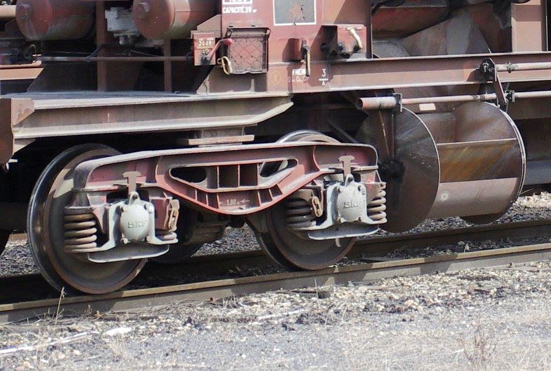 80 87 977 7 669-3 Uas D12 6 SNCF-PSL (2013-08-13 Tergnier) (2).jpg