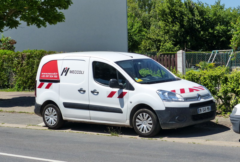 Citroën Berlingo DM-048-MB (2017-05-25 SPDC) (1).jpg