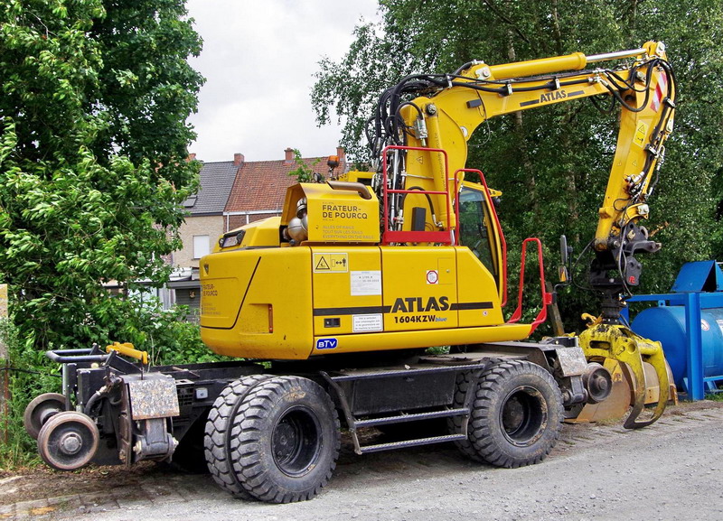 ATLAS 1604 KZW blue (2017-06-07 gare de Menin) FDP (4).jpg