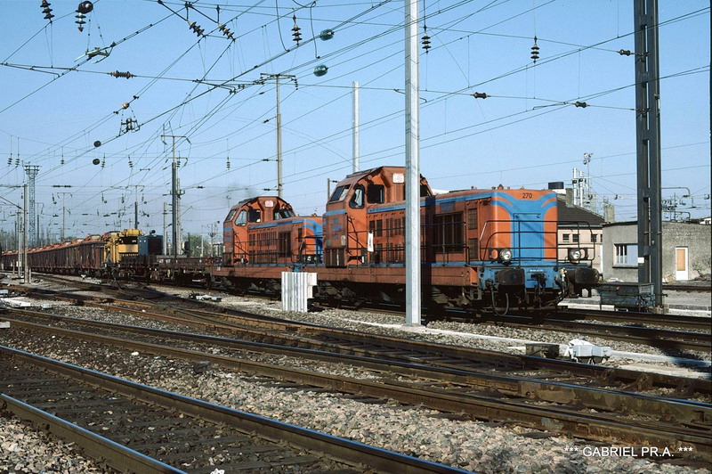 270 (1986 gare de Thionville) rame renouvellement.jpg