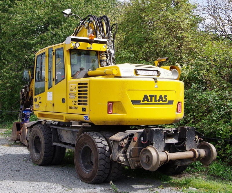 Atlas 1604 KZW (2017-09-07 gare de Henin) Taveirne (4).jpg