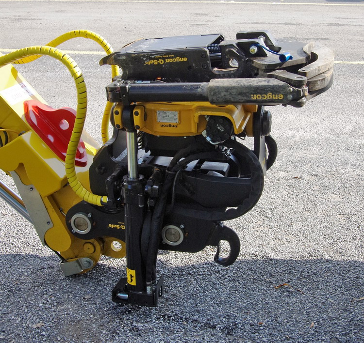 Engcon Tiltrotateur EC 219 (1).jpg