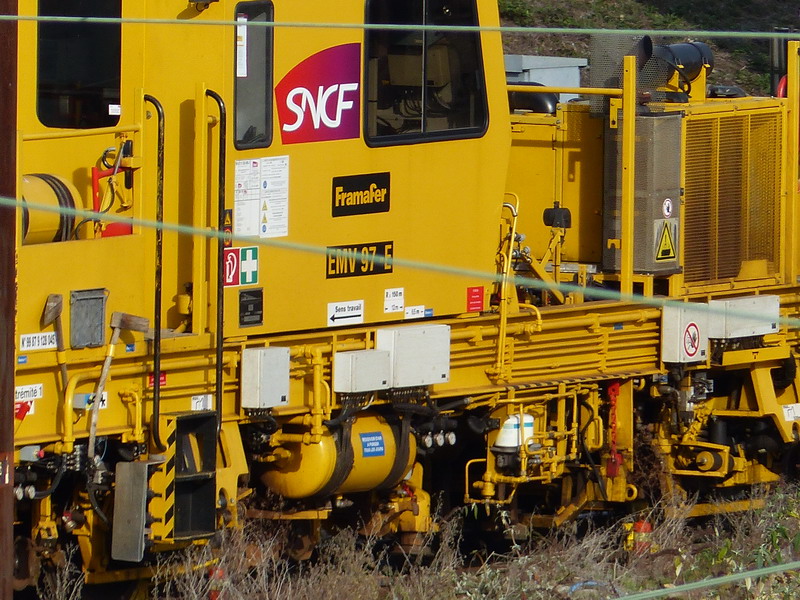 99 87 9 128 045-0 EMV 97 E (2017-11-01 SPDC) SNCF-NT 9.322 (2).jpg