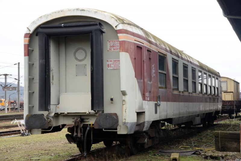 80 87 979 1 064-9 (2017-12-23 gare de Sotteville).jpg