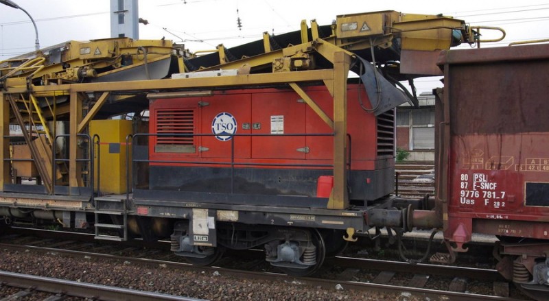 99 87 9 352 513-5 (2013-05'23 gare de Saint Quentin) TSO (2).jpg (147.88 Kio) Vu 4739 fois 99 87 9 352 513-5 (2013-05'23 gare de Saint Quentin) TSO (2).jpg