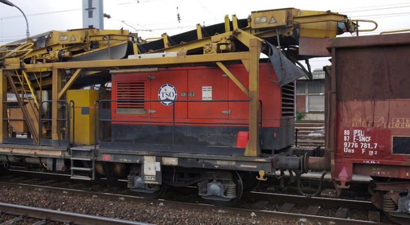 99 87 9 352 513-5 (2013-05'23 gare de Saint Quentin) TSO (2).jpg