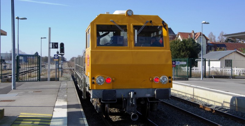 99 87 9 185 421-8 (2018-02-28 gare de Chaulnes vers Amiens) DU 94 8-131 SNCF-AM (21).jpg