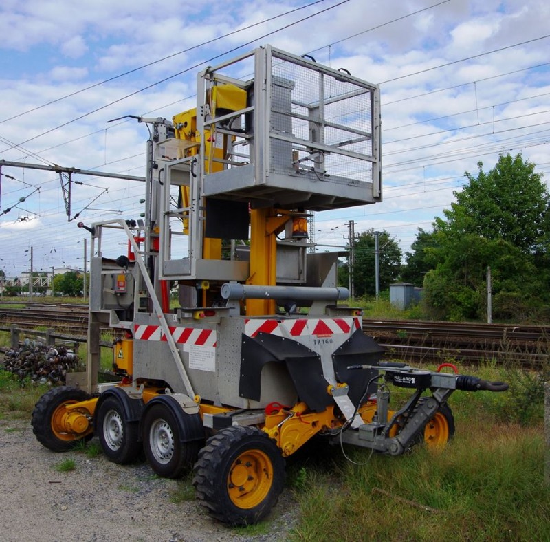 4'Axe 09.083.3505  TR 160 - 2011 (2017-08-31 gare de Tergnier ) BS 797 WX - DPA 11028  (1).jpg