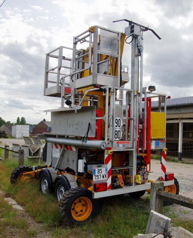 4'Axe 09.083.3505  TR 160 - 2011 (2017-08-31 gare de Tergnier ) BS 797 WX - DPA 11028  (31).jpg